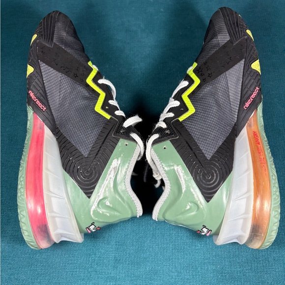 Nike LeBron 18 Low Bugs Vs Marvin Space Jam  Men’s Size 10.5 - Picture 5 of 9